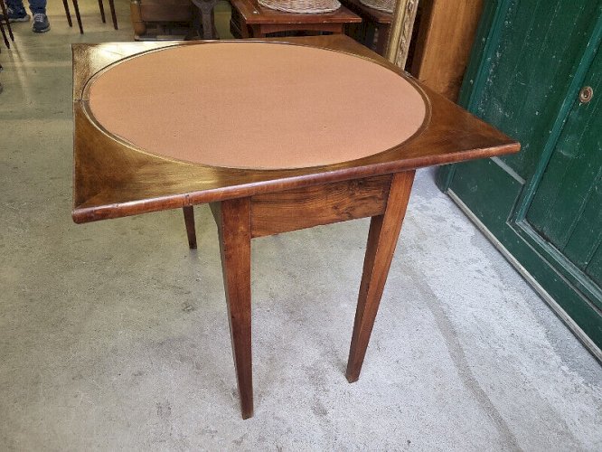 TABLE A JEUX EN NOYER DIRECTOIRE DU XIX ème SIECLE