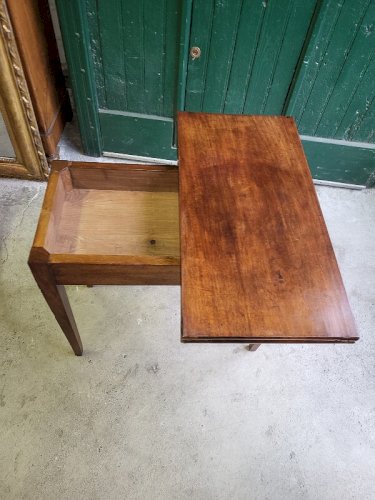 TABLE A JEUX EN NOYER DIRECTOIRE DU XIX ème SIECLE
