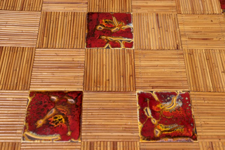 Table à manger rotin & céramique par Audoux Minet 1950
