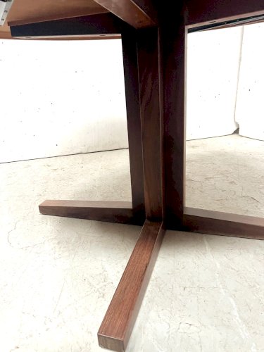 Table a manger Scandinave en placage de palissandre  " John MORTENSEN "XX siècle