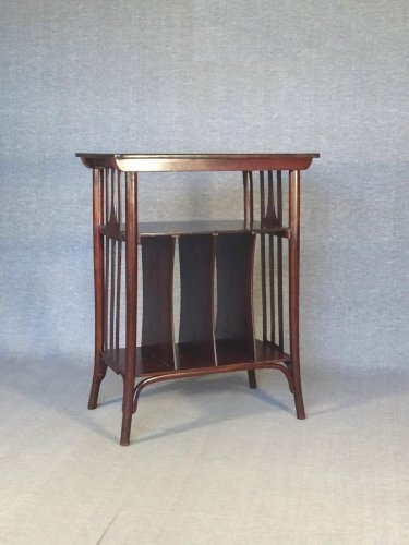 Table à musique, 1910 par J&J Kohn ,design de Kolomann Moser no Thonet
