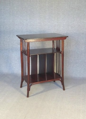 Table à musique, 1910 par J&J Kohn ,design de Kolomann Moser no Thonet