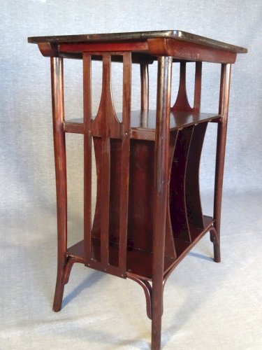 Table à musique, 1910 par J&J Kohn ,design de Kolomann Moser no Thonet