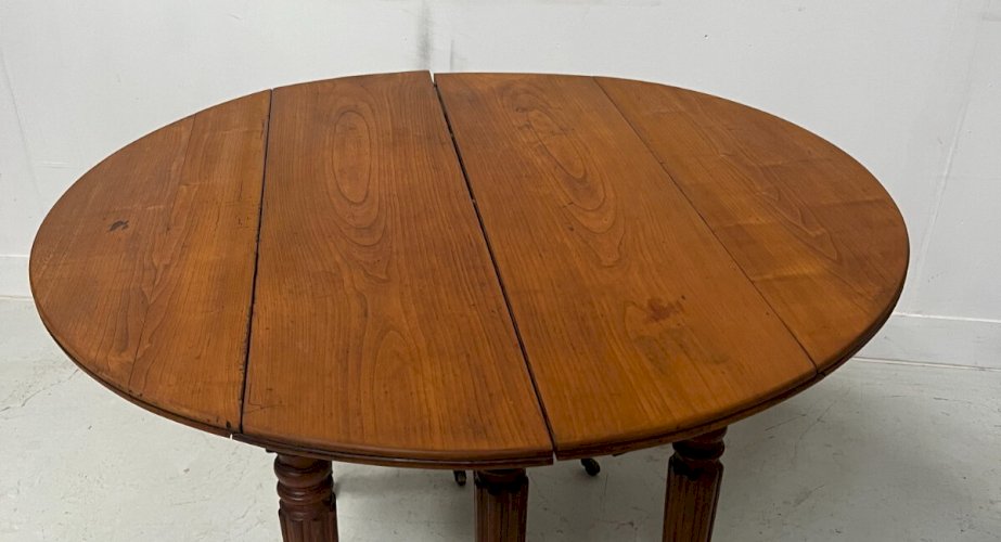Table a six pieds Louis Philippe en merisier massif XIX siècle