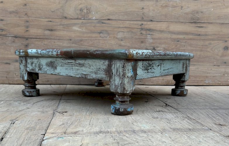 Table à thé en teck birman avec patine turquoise dorigine