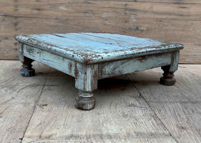 Table à thé en teck birman avec patine turquoise dorigine