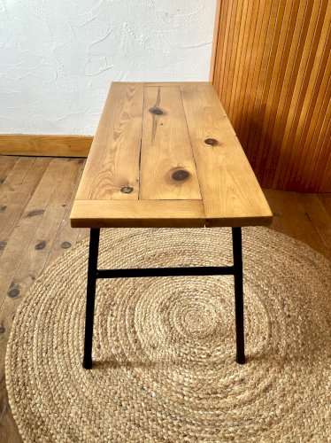 Table basse avec plateau en pin, piètement en métal tubulaire, années 1950