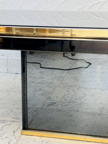Table basse bicolore en laiton et miroir noir par Fedam