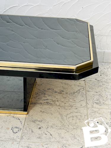 Table basse bicolore en laiton et miroir noir par Fedam