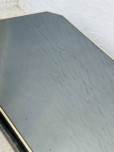 Table basse bicolore en laiton et miroir noir par Fedam