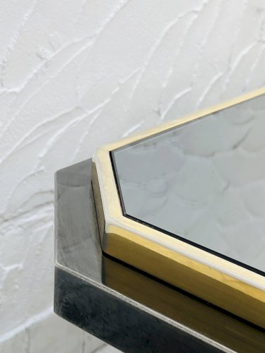 Table basse bicolore en laiton et miroir noir par Fedam