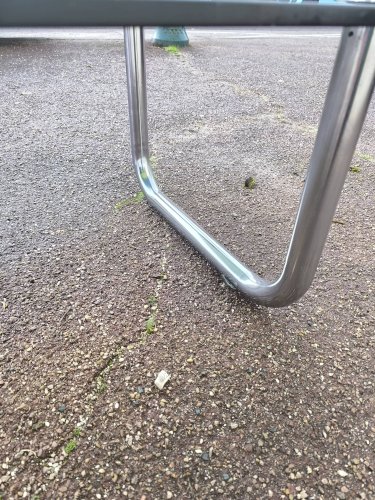 Table basse chromé et verre noir fumé space age italienne