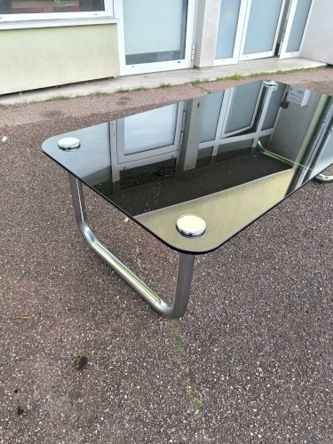 Table basse chromé et verre noir fumé space age italienne