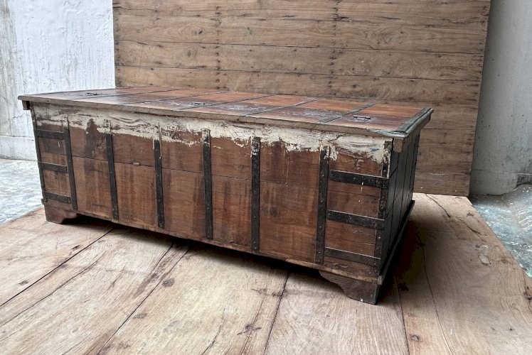 table basse - coffre en teck birman avec patine dorigine