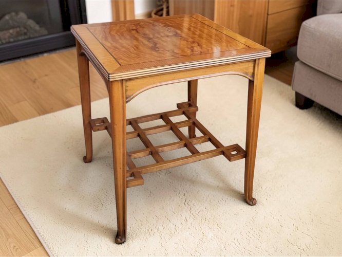 Table basse, dappoint Art Nouveau 1900