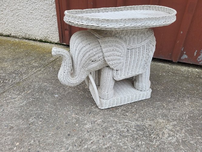 TABLE BASSE ELEPHANT EN ROTIN BLANC