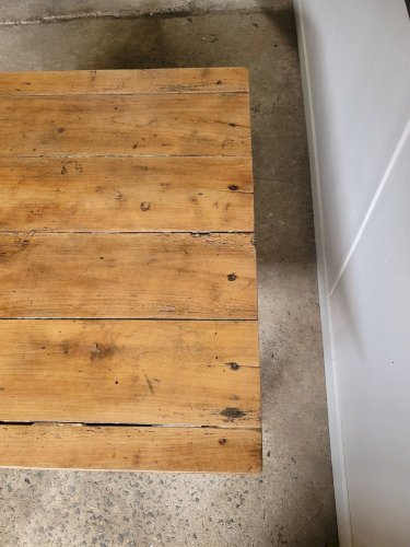 Table basse en bois et pieds tournés