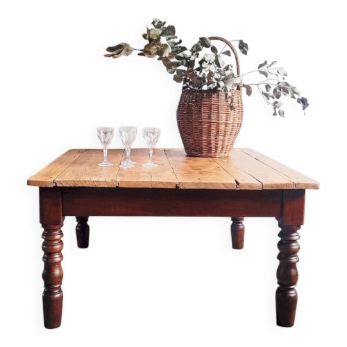 Table basse en bois et pieds tournés