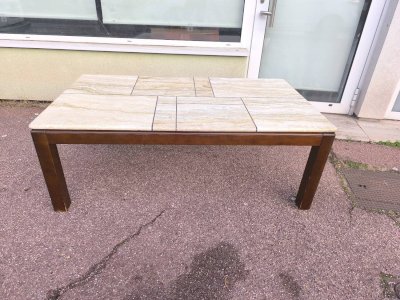 Table basse en bois et travertin 1970 1980