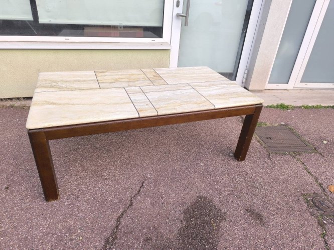Table basse en bois et travertin 1970 1980