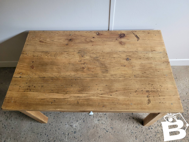 Table basse en bois massif