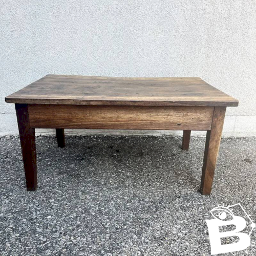 Table basse en bois massif