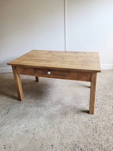 Table basse en bois massif
