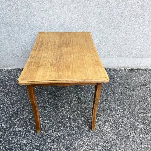 Table basse en bois naturel