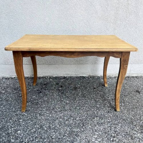 Table basse en bois naturel