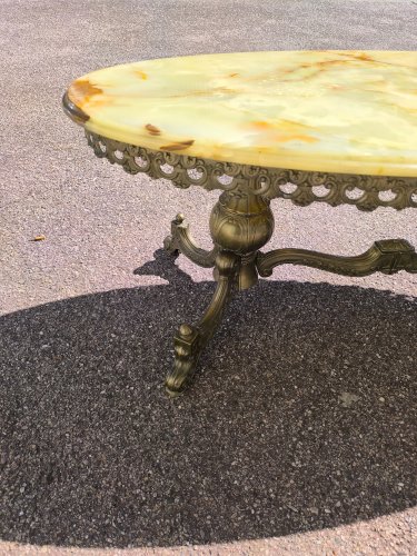 Table basse en marbre et laiton