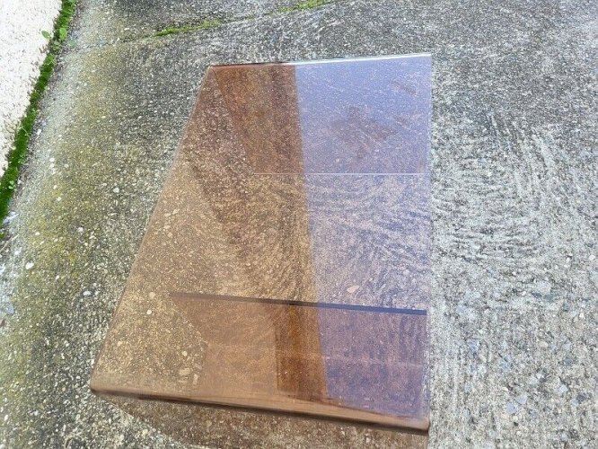 TABLE BASSE EN PLEXIGLASS FUME ATTRIBUE A MICHEL DUMAS POUR ROCHE BOBOIS 1970