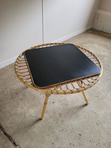 Table basse en rotin