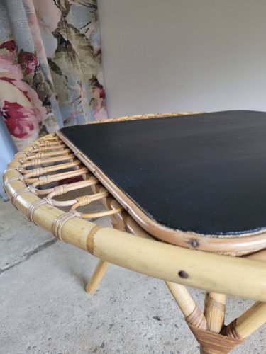 Table basse en rotin