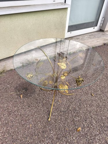 Table basse en verre  à fleurs en métal doré Florentine