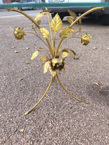 Table basse en verre  à fleurs en métal doré Florentine