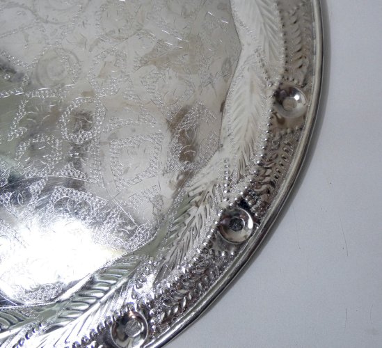 table basse orientale pliante vintage plateau métal argent 72 cm piètement bois