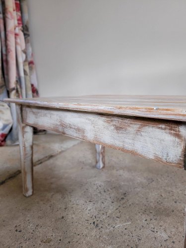 Table basse patinée