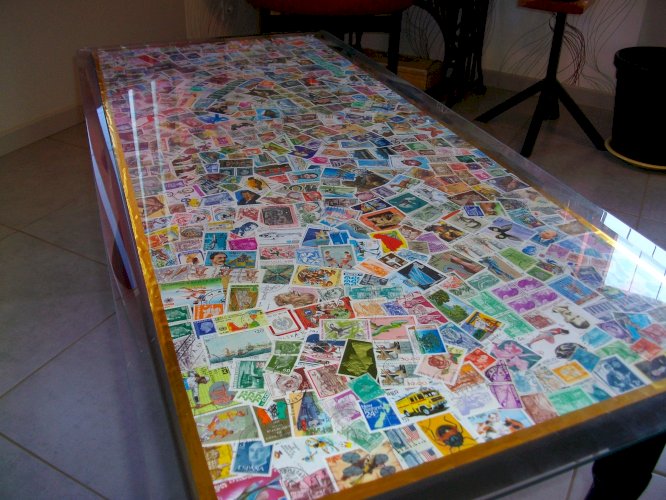 TABLE BASSE "UN PEU TIMBREE"