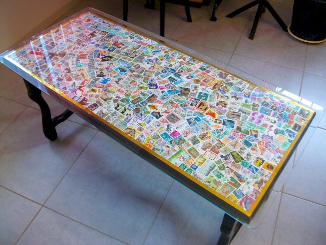 TABLE BASSE "UN PEU TIMBREE"