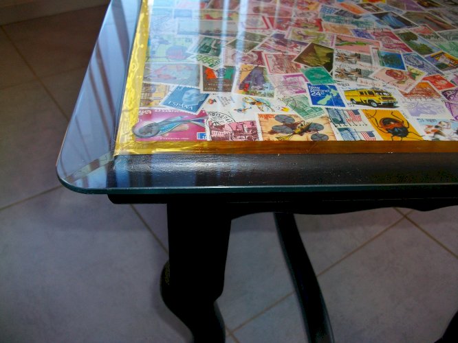 TABLE BASSE "UN PEU TIMBREE"