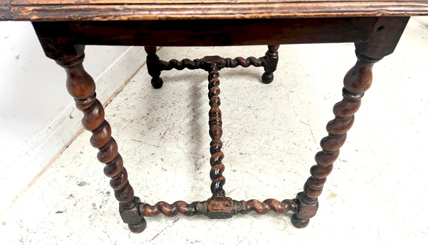 Table bureau en noyer massif du XIX siècle