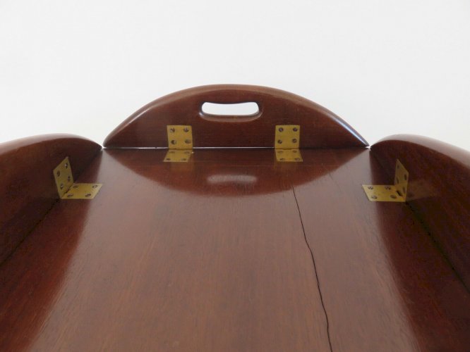 TABLE  BUTLER  A PLATEAU PLIANT EN ACAJOU ET LAITON, MARINE, BATEAU, VOILIER