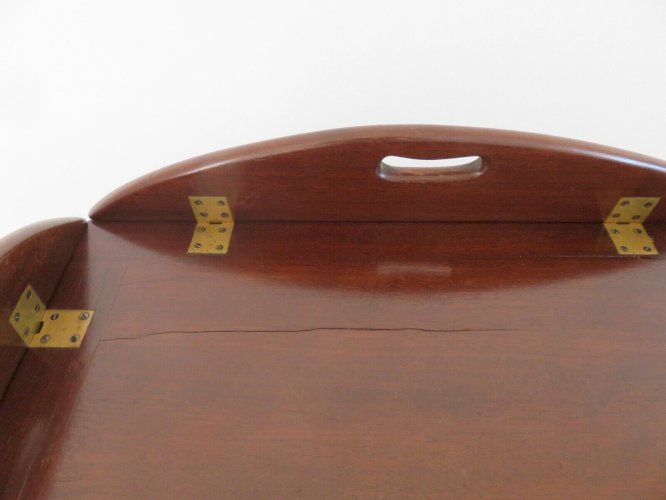 TABLE  BUTLER  A PLATEAU PLIANT EN ACAJOU ET LAITON, MARINE, BATEAU, VOILIER