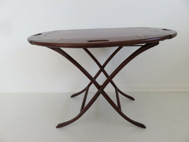 TABLE  BUTLER  A PLATEAU PLIANT EN ACAJOU ET LAITON, MARINE, BATEAU, VOILIER