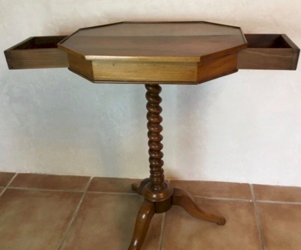 Table d appoint ,petit meuble , guéridon, table de jeux avec tiroir