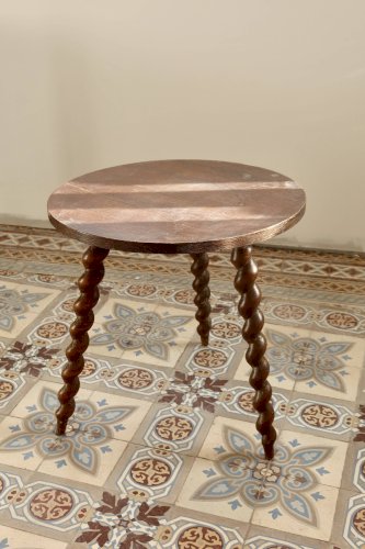 Table d’appoint circulaire vintage en bois à pieds tournés