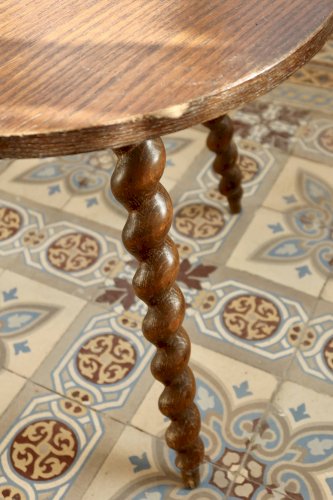 Table d’appoint circulaire vintage en bois à pieds tournés