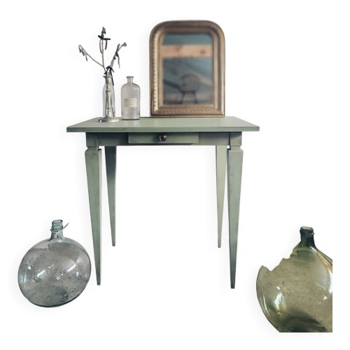 Table dappoint verte pied fusselés