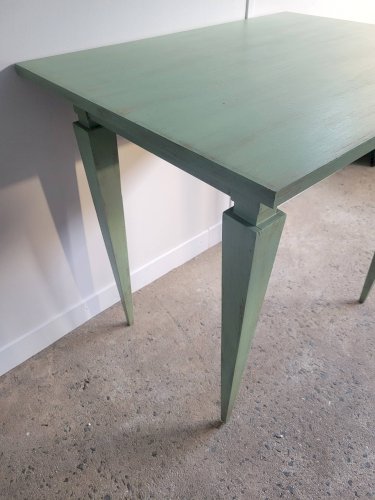 Table dappoint verte pied fusselés
