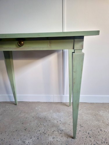 Table dappoint verte pied fusselés